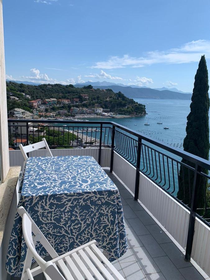 ポルトヴェーネレLa Terrazza Sul Golfoアパートメント エクステリア 写真