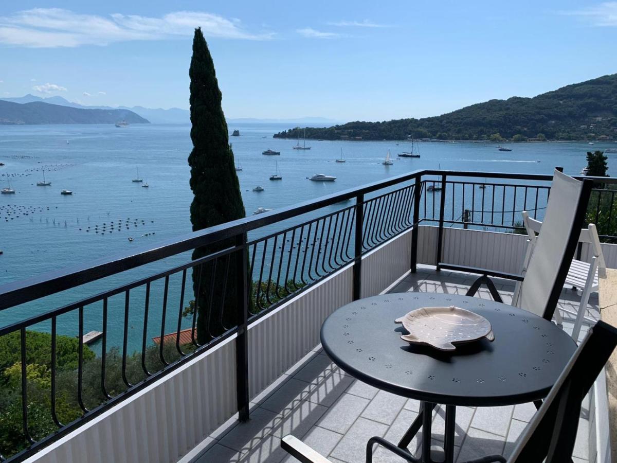 ポルトヴェーネレLa Terrazza Sul Golfoアパートメント エクステリア 写真